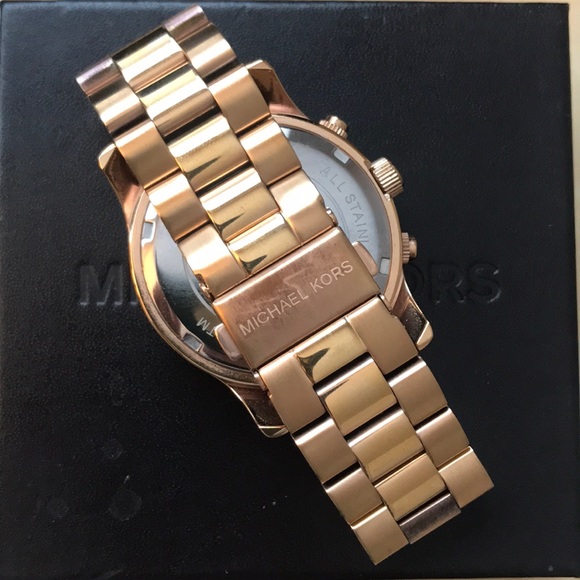 Michael Kors Rose Gold Watch - Picture 2 of 4
